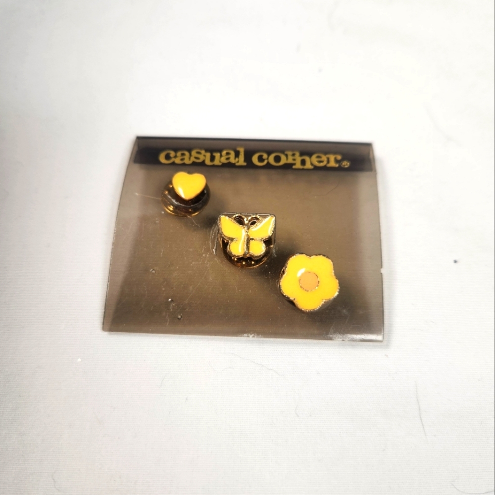 New Casual corner lapel pins Butterfly Heart Flower